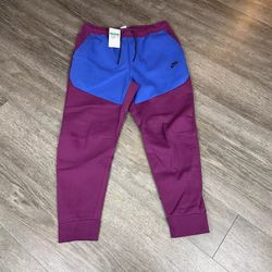 Nike Men's Sportswear Tech Fleece Joggers CU4495-610 Sangria/Royal/Black XL. Condition is New with tags