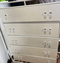 Bedroom Set Large Alot Of Space In Drawers 600 5 Pieces