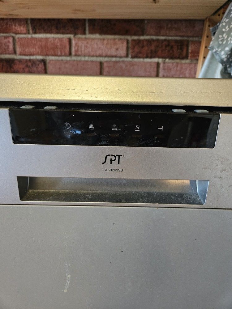 SPT Dishwasher