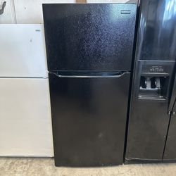 Frigidaire Top Freezer Fridge Black