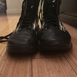 Nike Air Max 720 Saturn Teens 10.5 Size