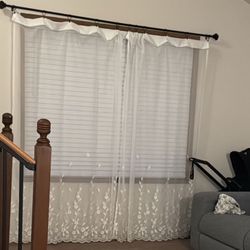 Free 2 Curtains 