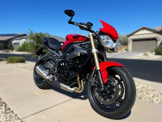 2015 Triumph Street Triple 10k miles