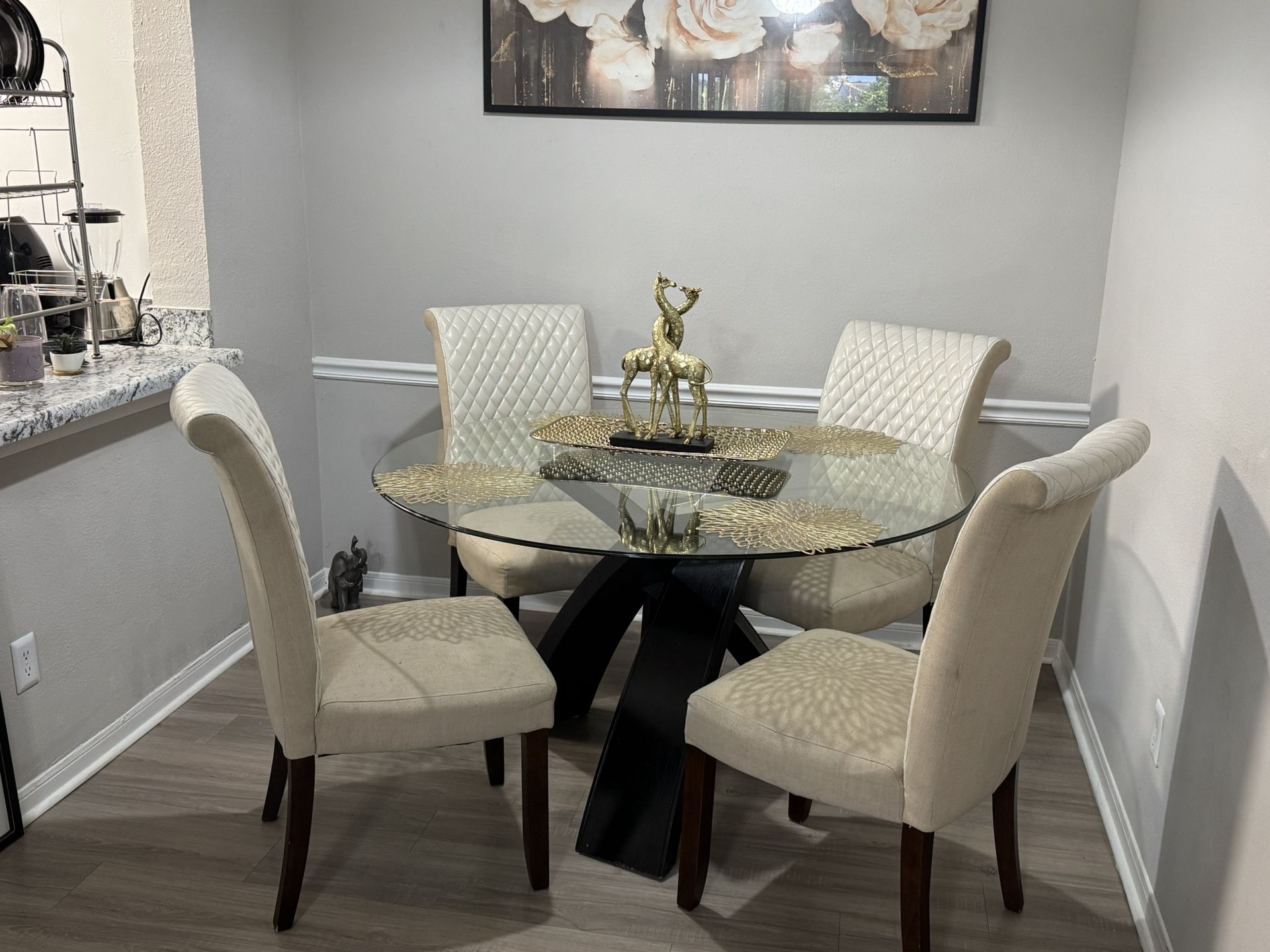 Dining Table Set With Chairs $450