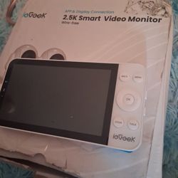 IE Geek 2.5ksmartvideo Monitor/2 Wireless Cameras 