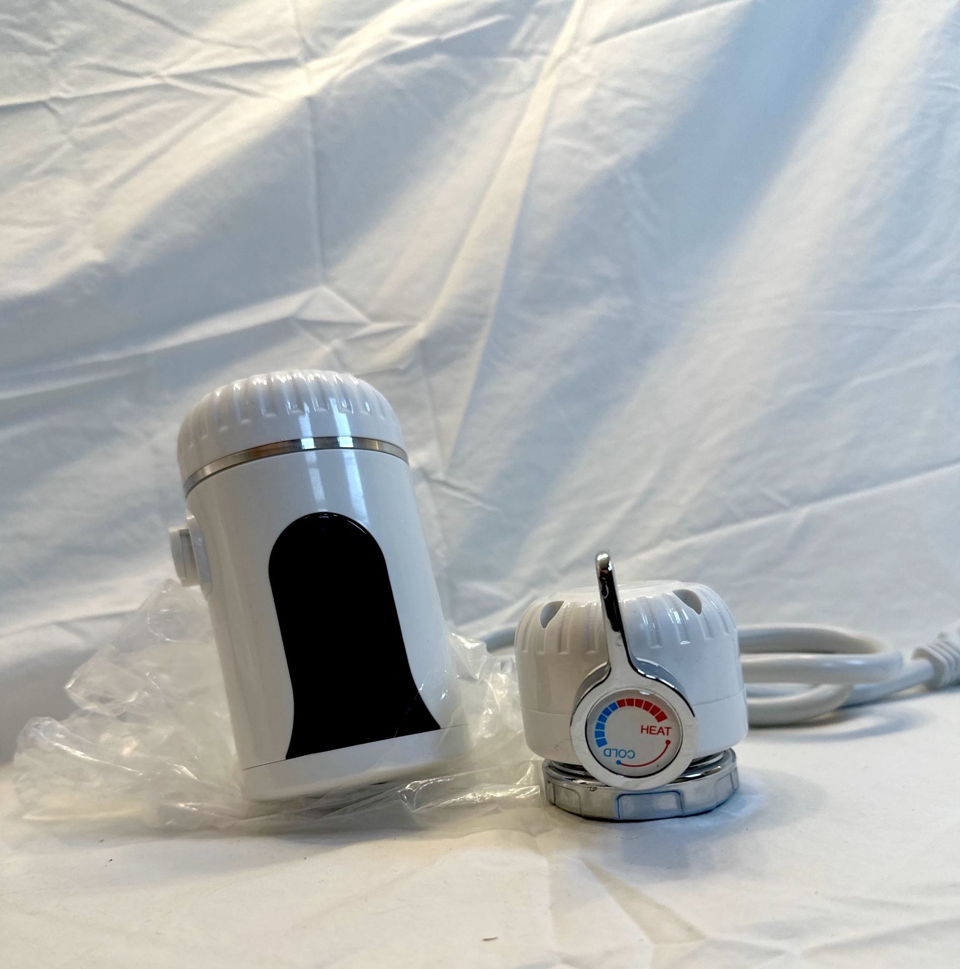 Tankless hot water heater for faucet
