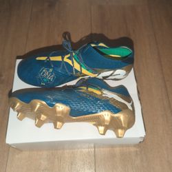 Soccer cleats