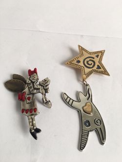 Vintage brooch pin lots of 2