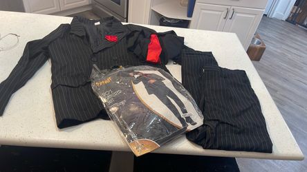20’s gangster suit Spirit Halloween costume men’s small