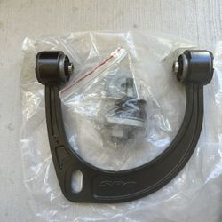 Brand New right SPC Upper Control Arm and Total Chaos Spindle Gussets
