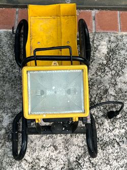 Halogen Lamp with Tool Holder