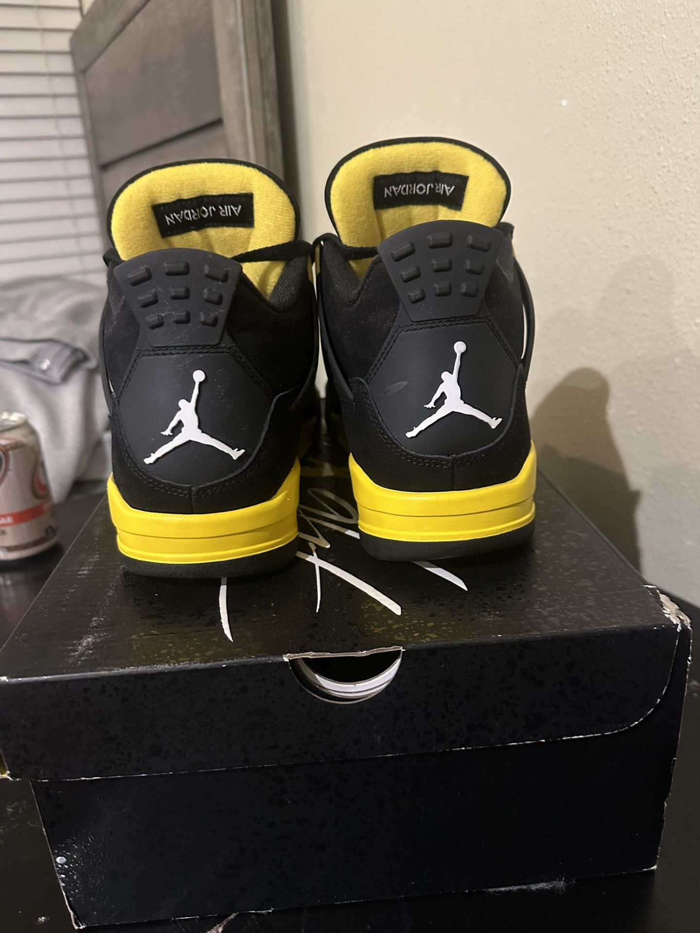 Jordan 4 Thunder Size 10.5