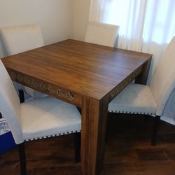 Dining room table