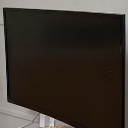 Curved Monitor Gaming Screen
