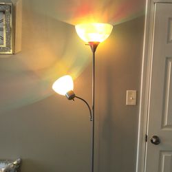 Very Nice Lamp. $25 Obo. Like New 