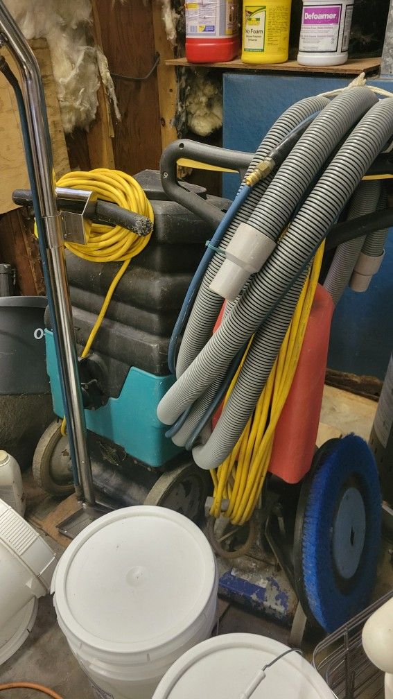 Champoo Carpet Cleaner Scrubber