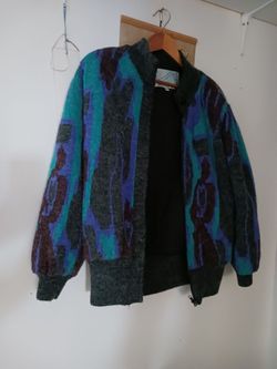 Suéter de mujer size m en buenas condiciones $30