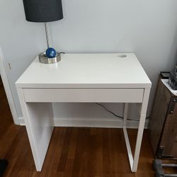 White Desk 