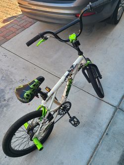 Practally new kids Razor bike!!!