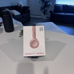 Beats Solo 3 Rose Gold Wireless Headphones