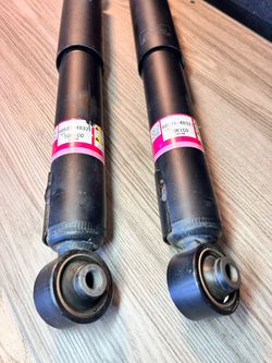 Tokico Rear Shock Absorbers Pair 48(contact info removed)1 Lexus RX350 RX450h Replacement