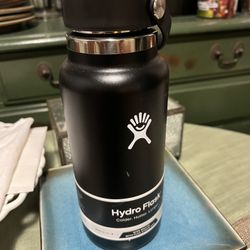 Hydro Flask 32 Oz New Wide Mouth With Flex Straw