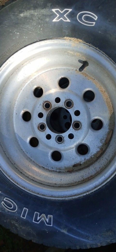 Full Set Of Original Well Wheels Fit Ford Four Or Five Lugs Just Need Cleaning