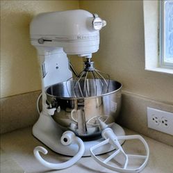 KitchenAid Pro 5 plus stand mixer