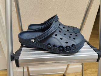 Crocs men's size 9