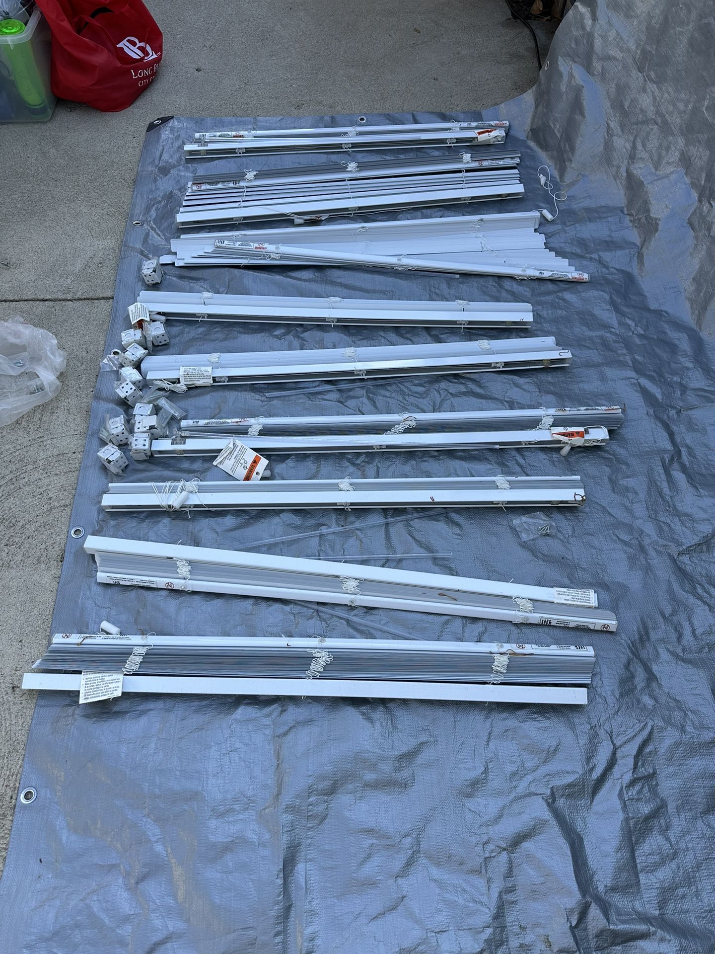 9 Mini Blinds In Excellent Condition NEW 35 Inches Wide All For 80.00