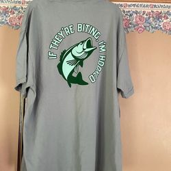 If there biting I’m hooked men’s t-shirt. Size 2xl