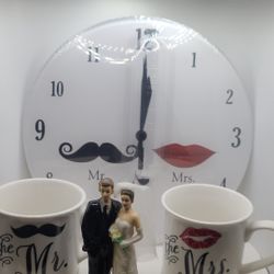 Mr. and Mrs. gift set for Bride and Groom(wall clock and 2 mugs)