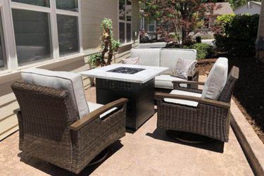Outdoor Rattan Swivel Chair/Loveseat *New*
