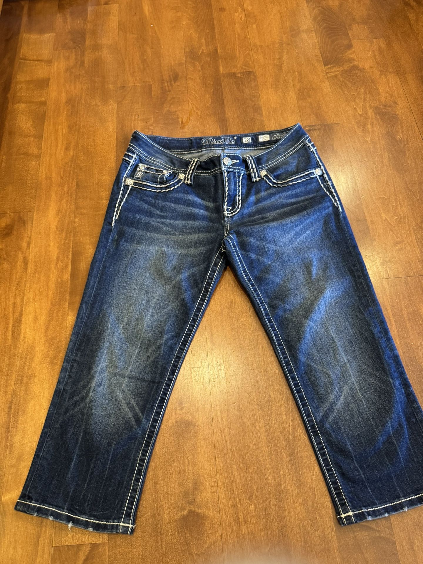 Woman’s Miss Me Bling Capri Pants Shipping Available