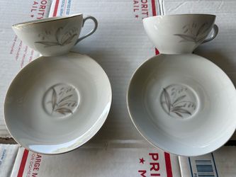 Tea cup and saucer set