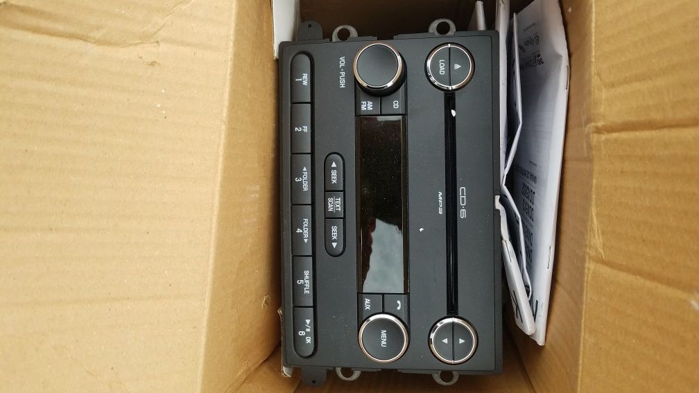 08 Ford edge stock radio