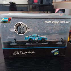 1: 64 SCALE DALE EARNHARDT JR TRAIN CARS