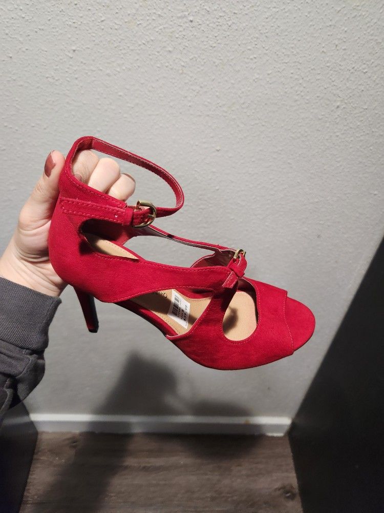 Red Heels 👠 