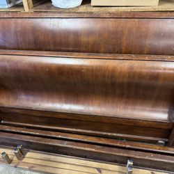 Queen Size Solid Wood Sleigh Bed