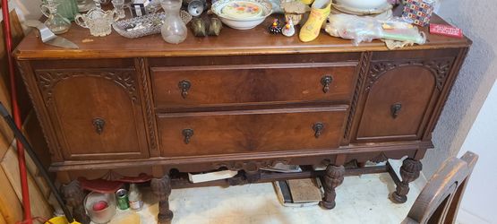Antique Jacobean Style Buffet Sideboard | 1920s–1930s Buffet Walnut Server