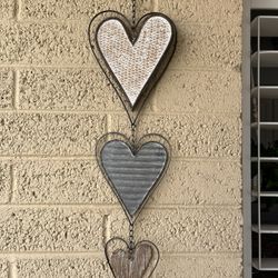 24” Metal Heart Decor