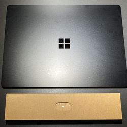 Microsoft Surface Laptop 3 - 13.5" (TouchScreen, 16GB RAM, 256GB SSD, Intel Core i7)