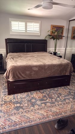 King bed with night stand