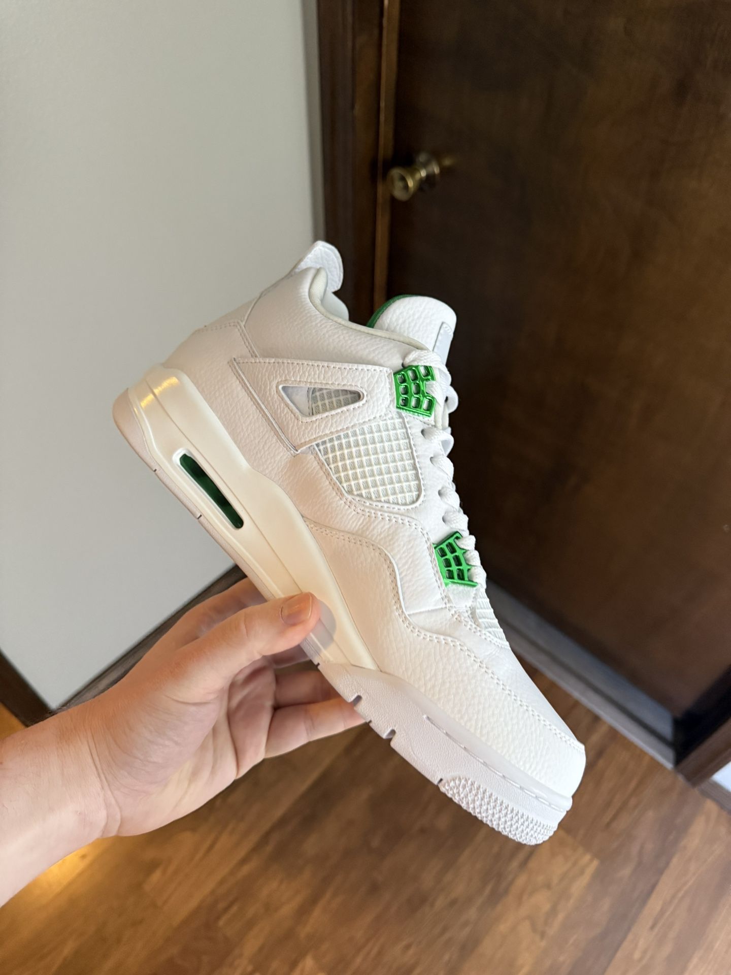 Jordan 4 Metallic Green