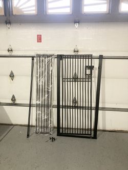 New 29-45” gate (55” height )- missing door lock