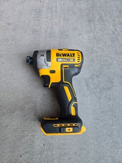 Dewalt 1/4 Impact.    Tool Only