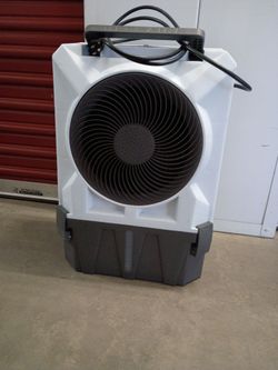 Hessaire misting fan /room cooler