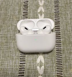 Apple AirPods Pro with Charging Case