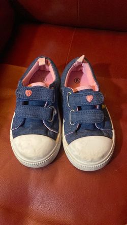 Girls shoes
