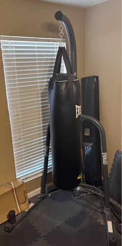 Everlast Nevatear Heavy Punching Bag with Stand
